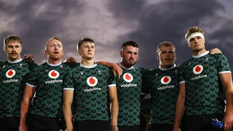 Australia v Wales: Wales hope to avoid dark skies in Sydney .